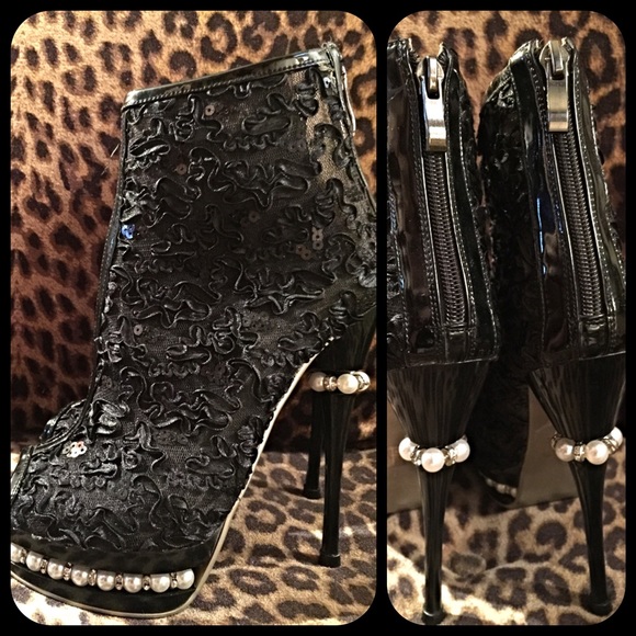 Black rosettes white pearls crystals booties - Picture 2 of 4
