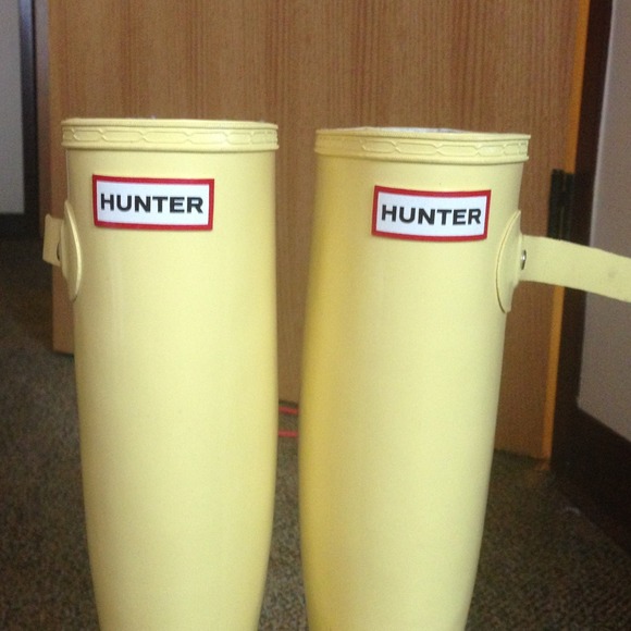 HOLD FOR @PREPPYCHIC