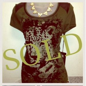 🚫SOLD🚫Rock & republic green tiger shirt medium