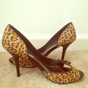 Cute leopard shoes Euc worn once size 9