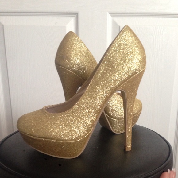 Sparkle up your night-gold