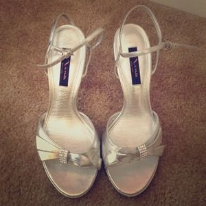 Cute silver shoes Guc $10