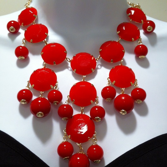 ***New*** red and gold necklace - Picture 2 of 3
