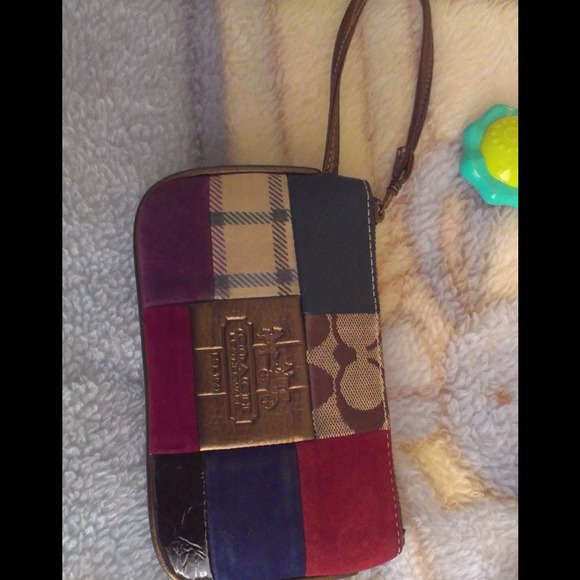 Coach wristletSOLD
