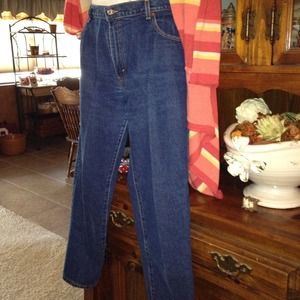 *Sold in bundle* to colleenshay