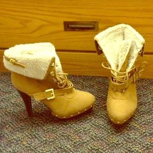 Sued heel boots