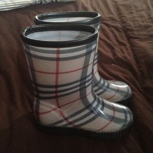 🔴SOLD🔴Authentic kids burberry Rain Boots