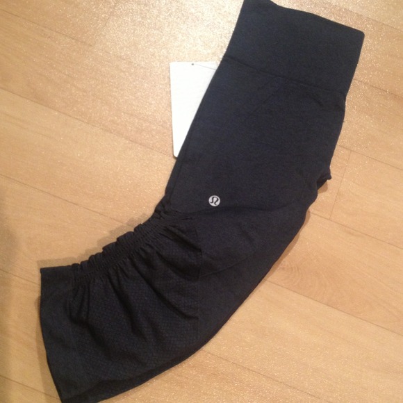 lululemon athletica Pants - NEW Lululemon In The Flow Crop, Hein