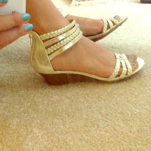 Guess sandals gold brand new