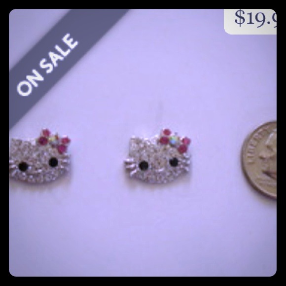 Hello Kitty small studs