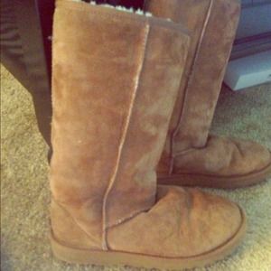 SOLD! UGG UGGS BOOTS! Tan! Size 7 AUTHENTIC