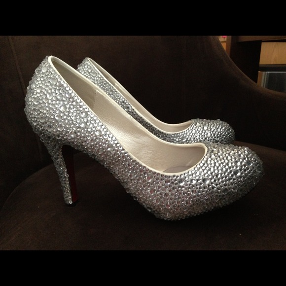 Beautiful crystal heels! ON SALE worn once