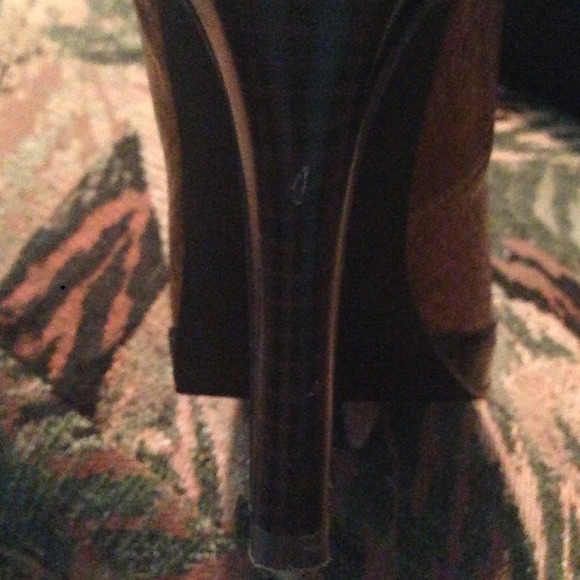 Delicious Cocoa Brown Faux Snakeskin Heels - Picture 4 of 4