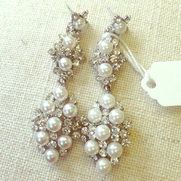 Jewelry - Vintage rhinestone pearl earring,3 earrings&shades