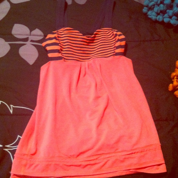 Lululemon top.  Size 4.