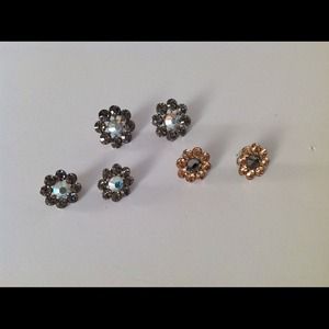 Tarina Tarantino looking earring