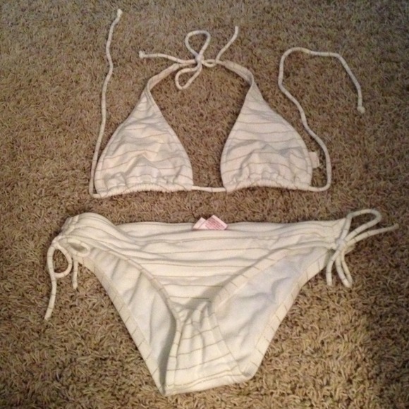 ❌❌SOLD!! White bathing suit gold thin stripes❌❌