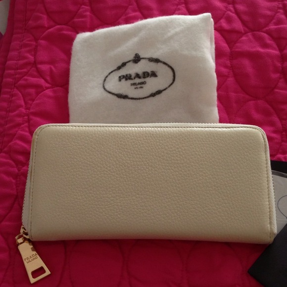 Prada wallet - Picture 4 of 4