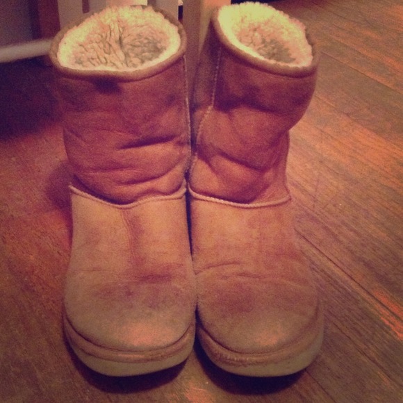 AUTHENTIC UGGS ON HOLD❗️❗️❗️❗️❗️