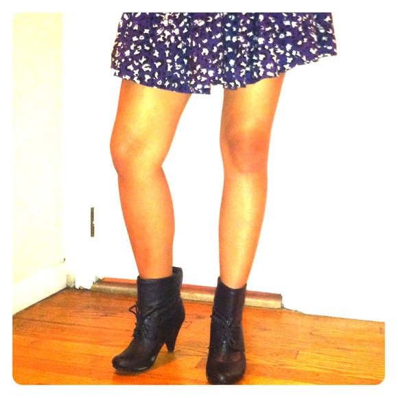 Fashionable ankle boots !