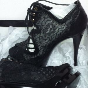 JustFab -Latifah lace heels !!