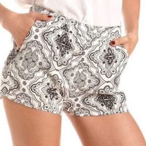 ⭐NWT! Paisley Print Shorts⭐