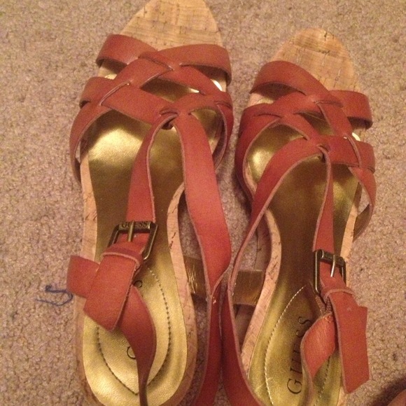 Guess wedges
