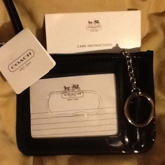 SOLD IN BUNDLE Authentic Coach ID holder - Picture 2 of 4