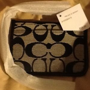 SOLD IN BUNDLE Authentic Coach ID holder