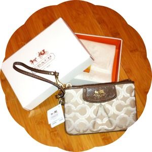 COACH Madison Op Art Wristlet