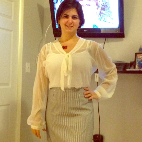 Old Navy Tops - Beautiful blouse 😍