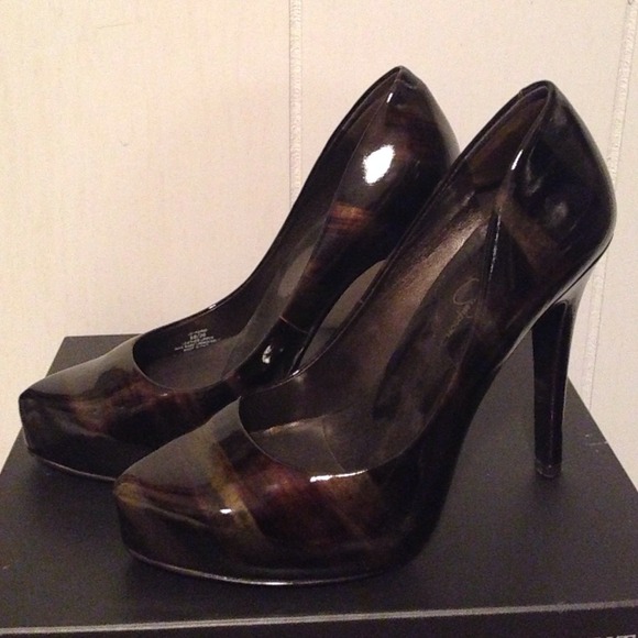 **REDUCED** High heel pumps