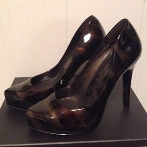 **REDUCED** High heel pumps