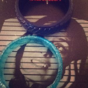 Blue bangles 💙