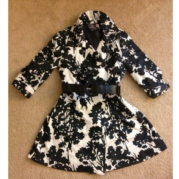 Outerwear - 🎀HOST PICK 2x🎀Floral 3/4 Sleeve Dressy Trench