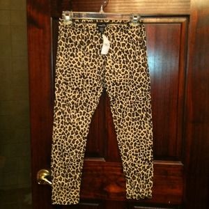 Cheetah print leggings