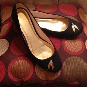 Lauren Conrad black ballet flats with gold detail!