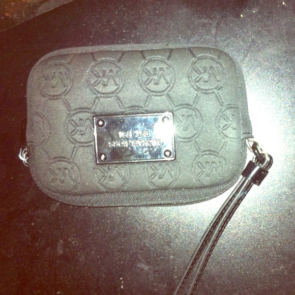 Michael Kors wristlet