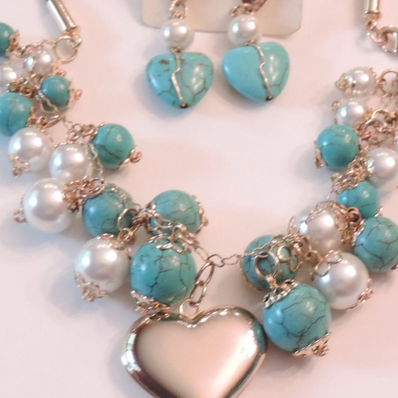 Necklace and Earring Set 20 % off - Picture 4 of 4