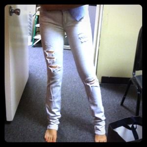 Feather gray distressed jeans