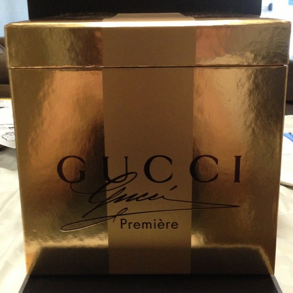 Gucci empty box w/2 tissue and card with envelope - Picture 1 of 4
