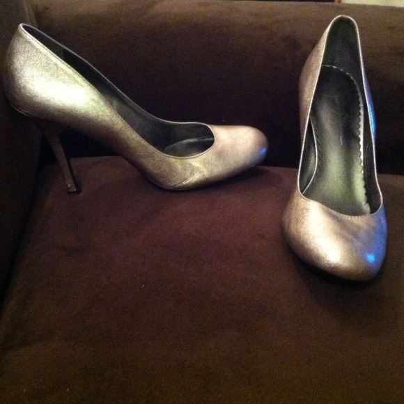 Jessica Simpson pump