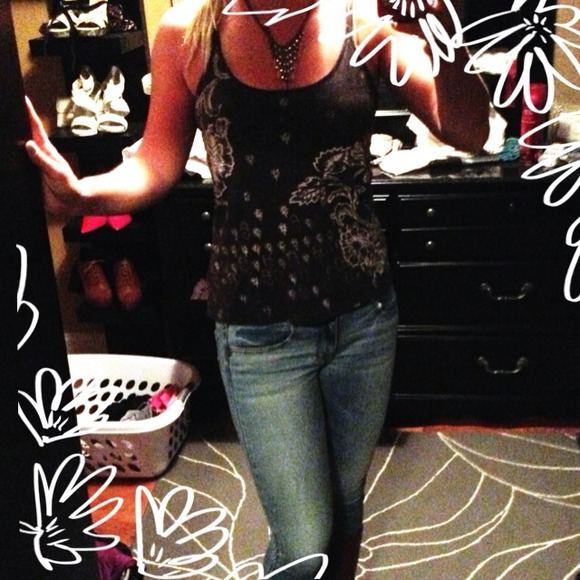 American Eagle Black & Cream Detailed Tank Top!