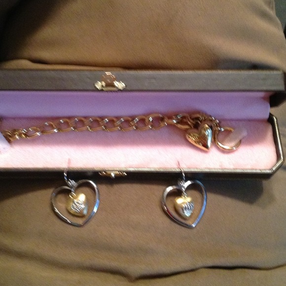 🍎SOLD🍎* Juicy Couture bracelet and earrings