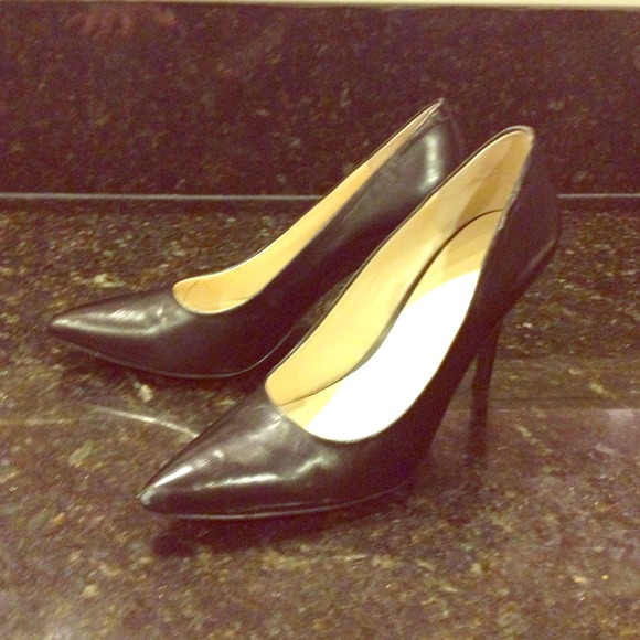 🚫SOLD🚫 Nine West black leather heels