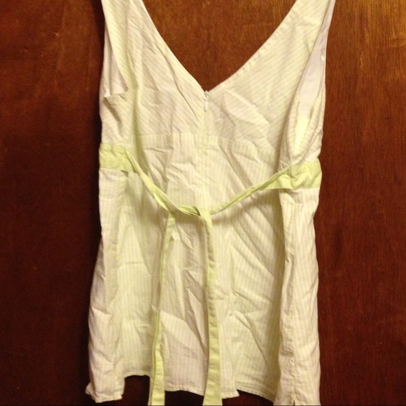 Cute Tommy Hilfiger striped top - Picture 3 of 3