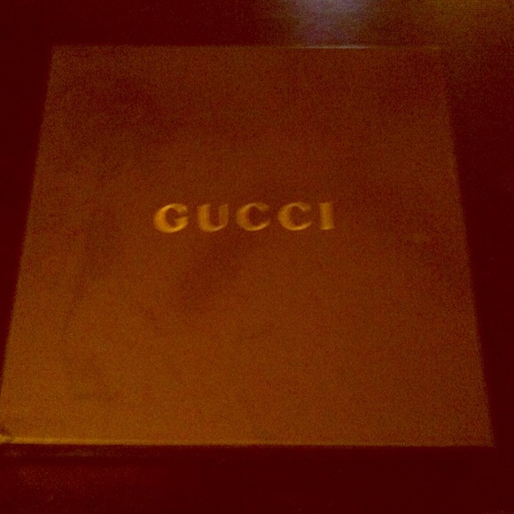 Gucci cap and scarf set