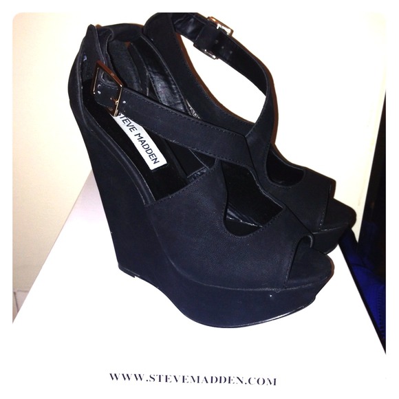 Steve Madden Criss-Cross Strapped Wedge Sandals