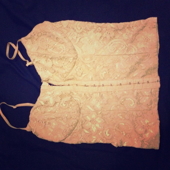 Corset type.