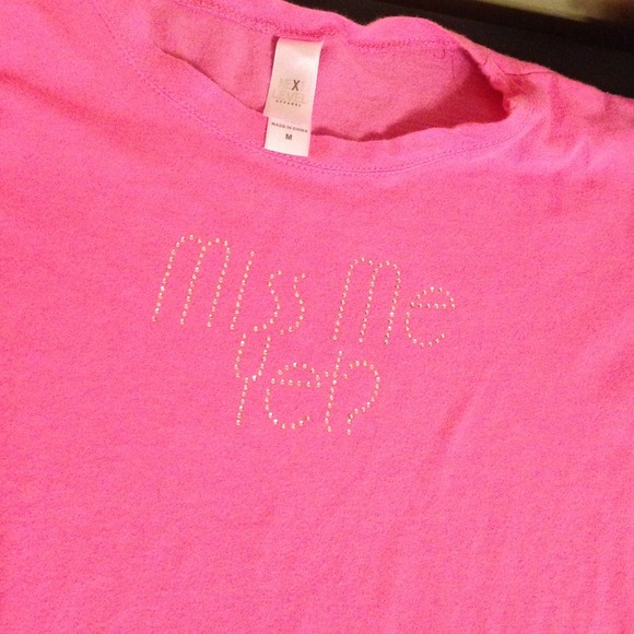 🚫🚫SOLD N BUNDLE🚫🚫🎀CUTE MISS ME TEE🎀